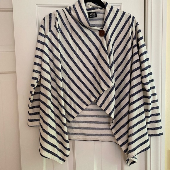 Bobeau One Button Boho Cardigan - Picture 2 of 4